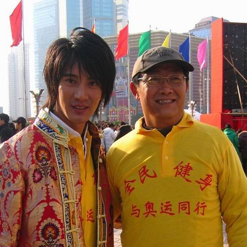 蒲巴甲正式入选火炬手想为奥运自己动笔写首歌